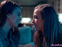 Blondine, Fingern, Küssen, Lesbisch, Lecken, Entkleiden, Jungendliche (18+), Titten