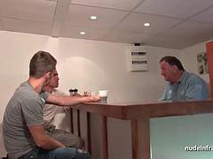 素人, アナル, 顔射, フィストファック, フランス人, ハードコア, 淫乱熟女, 公共