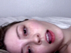 Enthousiasteling, Grote kont, Grote mammen, Pijpbeurt, Bruinharig, Sperma, Huisgemaakt, Tiener