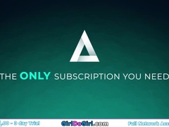 Domination, Face assise, Famille, Lesbienne, Petite femme, Chatte, Tabou, Nénés