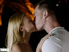 VIXEN GIRL Perfect Beauty Hooks can't Wait for Passionate Sex