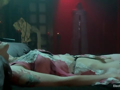 緊縛, ブロンド, ボンデージ, ディルド, 電気, フェムドム, お仕置き, 奴隷