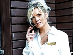 Grosser arsch, Grosser schwanz, Grosse titten, Blondine, Blasen, Hundestellung, Milf, Kurzes haar