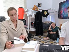 アナル, 美人, ブロンド, 淫乱熟女, 3p男男女, ロシア人, 剃毛, 三人