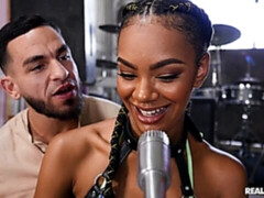 Amateur, Culo grande, Verga grande, Mamada, Estilo perrito, Interracial, Flaco, Adolescente