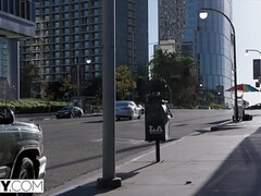 Из жопы в рот, Большая жопа, Брюнетки, Глубокая глотка, Белье, Киски, Наездница, Втроем