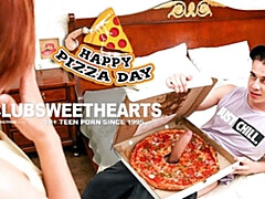 18 ans, Grosse bite, Sucer une bite, Couple, Branlette thaïlandaise, Masturbation, Seins naturels, Nénés