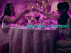 Anaal, Grote lul, Pijpbeurt, Sperma shot, Dubbele penetratie, Shemale, Trio, Tieten likken