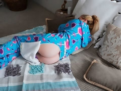 Tetas grandes, Rubia, Penetracion con dedos, Pajear, Tetas naturales, Pov, Afeitado, Adolescente