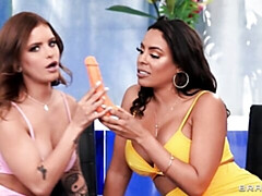 Gros cul, Grosse bite, Gros seins, Sucer une bite, Gode, 2 femmes 1 homme, Mère que j'aimerais baiser, Jouets