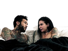 Gros cul, Brunette brune, Branlette thaïlandaise, Léchez, Chatte, Tatouage, Adolescente, Nénés