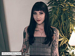 Большой член, Минет, Брюнетки, Ласковые ручки, Поцелуи, Реалити, Тату, Сиськи