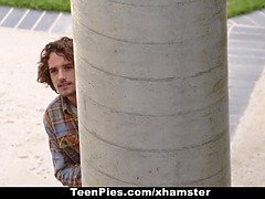 Brunette brune, Homme nu et filles habillées, Éjaculation interne, Hard, Hd, Maigrichonne, Adolescente, Nénés