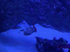 Papa, Branlette thaïlandaise, Masturbation, Orgasme, Pov, Public, Fumer, Mouillée