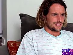 Tetas grandes, Semen en la boca, Corridas, Garganta profunda, Corridas faciales, Gafas, Pov, Afeitado