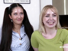 Blondine, Braunhaarige, Deutsch, Masturbation, Natürlichen titten, Muschi, Schlampe, Spielzeuge