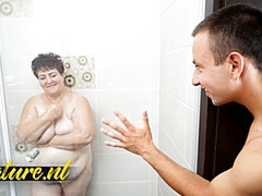 Grosse titten, Blasen, Geile alte tussi, Behaart, Hd, Lecken, Reif, Natürlichen titten