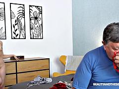 Tussi, Blasen, Geschnappt, Fetisch, Handjob, Höschen, Pov, Titten