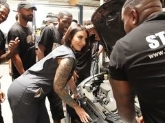 Gros cul, Sucer une bite, Double pénétration, Fétiche, Branlette thaïlandaise, Hard, Interracial, Orgie