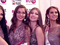 Enthousiasteling, Grote kont, Grote mammen, Blond, Compilatie, Openbaar, Tiener, Tieten likken