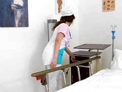 Grosse titten, Braunhaarige, Fingern, Masturbation, Titten