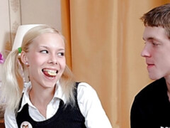 Verga grande, Estilo perrito, Lamidas, Tetas naturales, Pequeña, Coleta, Coño, Adolescente