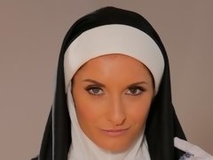 Tetas grandes, Mamada, Morena, Estilo perrito, Sexo duro, Monja, Trio, Uniforme