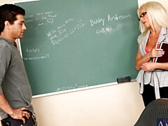 Grosser arsch, Grosser schwanz, Grosse titten, Blondine, Blasen, Hundestellung, Puppe, Milf