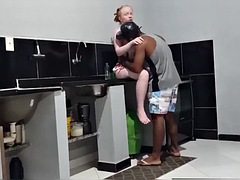 Grosse bite, Cocu, Hard, Embrassement, Mère que j'aimerais baiser, Public, Nénés, Sous la jupe