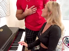 Rubia, Mamada, Semen en la boca, Hd, Lencería, Pequeña, Puta, Puta