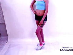 Enthousiasteling, Grote lul, Pijpbeurt, Schattig, Sperma in gezicht, Klein, Zuigen, Tiener