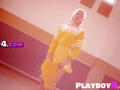 Rubia, Madura, Madres para coger, Mamá, Pequeña, Solo, Tetas, Uniforme