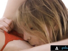 Braunhaarige, Hochschule, Behaart, Lecken, Masturbation, Höschen, Jungendliche (18+), Titten