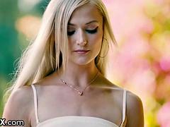 Grosser schwanz, Blondine, Blasen, Küssen, Lecken, Im freien, Pornostars, Titten