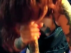 Enthousiasteling, Pijpbeurt, Sperma in gezicht, Huisvrouw, Ondergoed, Moeder die ik wil neuken, Gezichtspunt, Roodharige vrouw