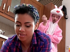 Любители, Большая жопа, Минет, В машине, Сидя на лице, Секс без цензуры, Межрасовый секс, Крошечные