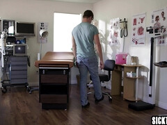 18 ans, Grosse bite, Blonde, Gorge profonde, Médecin, Branlette thaïlandaise, Hard, Adolescente