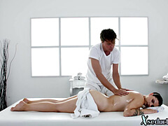 18 años, Culo grande, Tetas grandes, Médico, Masaje, Aceite, Sexo soft, Adolescente