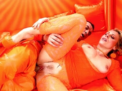 Rubia, Mamada, Penetracion con dedos, Hd, Lencería, Madres para coger, Tetas naturales, Oficina