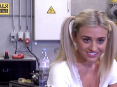 Grote mammen, Blond, Pijpbeurt, Brits, Dominatie, Fetisj, Realiteit, Schreeuwen