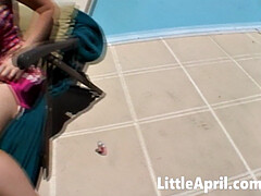 18 jaar, Enthousiasteling, Blond, Fetisj, Masturbatie, Buiten, Klein, Kut duiken