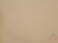 Cul, Bikini, Brunette brune, Exhib, Petite amie, Pov, Rasée, Maigrichonne