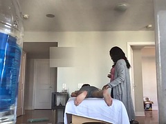 アジア人, デカチン, 黒人, 黒人, 露出狂, 手コキする, 淫乱熟女, オッパイの