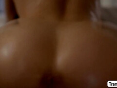 Grote mammen, Pijpbeurt, Diep in de keel, Ladyboy, Latijnse vrouw, Likken, Kut duiken, Shemale