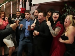Grote kont, Grote mammen, Rondborstig, Rijpe lesbienne, Moeder die ik wil neuken, Feest, Pornster, Trio