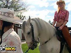 Culo grande, Tetas grandes, Sexo duro, Enorme, Tetas naturales, Afeitado, Trio, Tetas