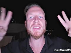 In den arsch, Tussi, Grosse titten, Blasen, Braunhaarige, Handjob, Jungendliche (18+), Titten
