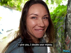 Braunhaarige, Schwanz, Aufs gesicht abspritzen, Brille, Im freien, Öffentlich, Russisch, Titten