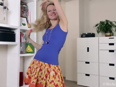 Блондинки, Волосатые, Белье, Мастурбация, Зрелые, Пухлые соски