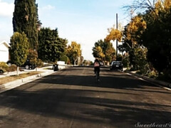 Arschlecken, Bad, Blondine, Braunhaarige, Küssen, Küche, Lesbisch, Titten